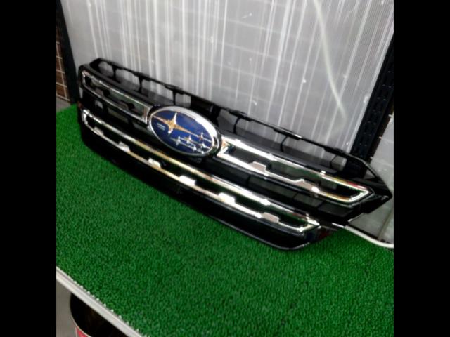 กระจังหน้าแท้ Subaru Outback/BT5