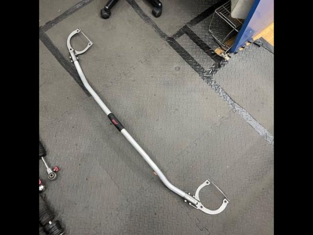STI SUBARU FLEXIBLE TOWER BAR หน้าสำหรับ e-BOXER ทาวเวอร์บาร์แบบยืดหยุ่น (สำหรับ e-BOXER) หมายเลขสินค้า: ST20502GH011