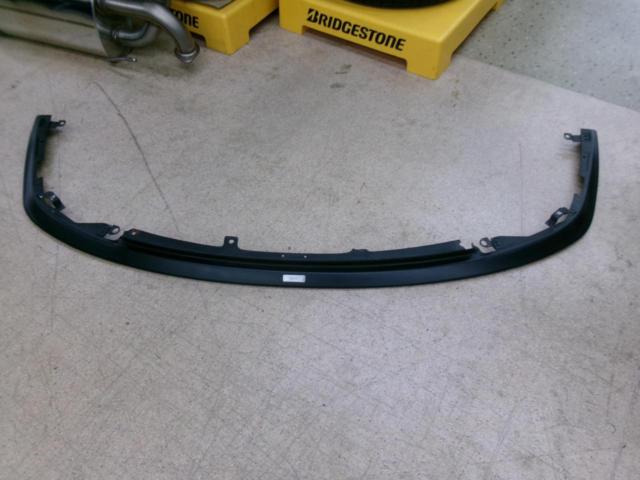 สปอยเลอร์หน้า Subaru STi ของแท้