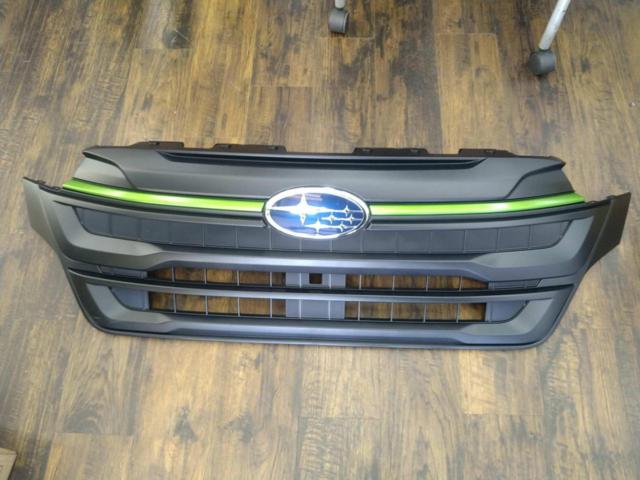 ★ถอดออกจากการจัดส่งแล้ว★ กระจังหน้าแท้ Subaru Forester