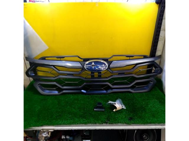 กระจังหน้าแท้ Subaru Crosstrek