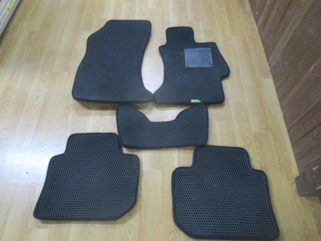 พรมปูพื้นกันน้ำ EZ Clean Subaru WRX S4/VAG