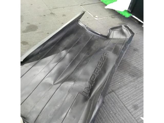 ถาดวางของท้ายรถ SUBARU Impreza GDB แท้