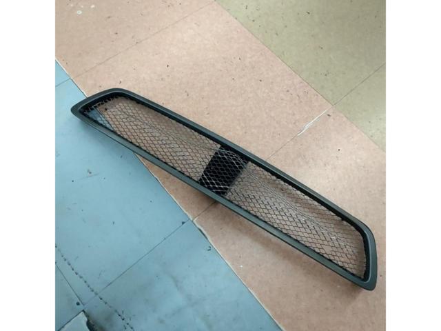 Subaru Legacy Touring Wagon BH5 ของแท้ ออปชั่นกระจังหน้าแบบตาข่าย