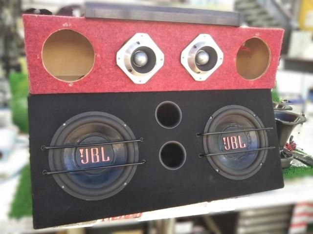 BOSS D1800.5 5ch เครื่องขยายเสียง + JBL GT2-10B ซับวูฟเฟอร์ + RAVOX DB-1500 ไดร์เวอร์แตร + BOSS TW50+ กล่อง