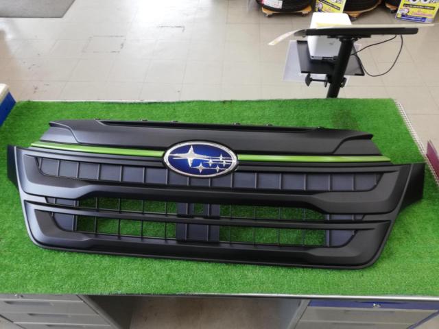 กระจังหน้าแท้ Subaru Forester SLG/SL5
