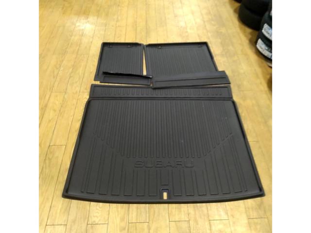 Subaru Forester แท้ (SK5/SKE) แผ่นรองถาดวางสัมภาระแท้ *ขาดด้านข้าง 2 ชิ้น