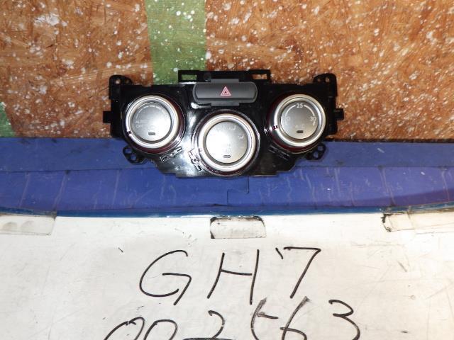 แผงสวิตซ์แอร์(Impreza) อะไหล่แท้ ภายในอื่นๆ 72311FG000