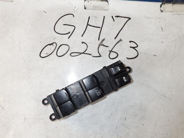สวิตซ์กระจกไฟฟ้า(Impreza) อะไหล่แท้ อุปกรณ์ไฟฟ้าอื่นๆ 83071FG000