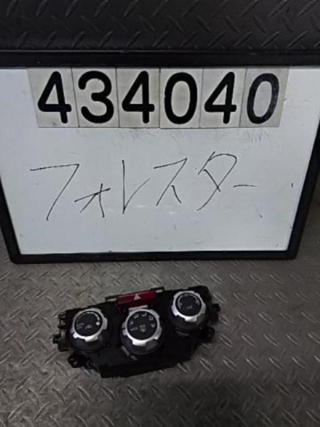 แผงสวิตช์แอร์(Forester) อะไหล่แท้ ภายในอื่นๆ 72311SC160