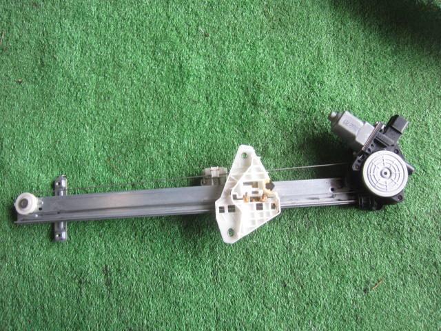 มอเตอร์ควบคุมประตู ข้างขวา (Impreza) อะไหล่แท้ อุปกรณ์ไฟฟ้าอื่นๆ 61041-FJ000