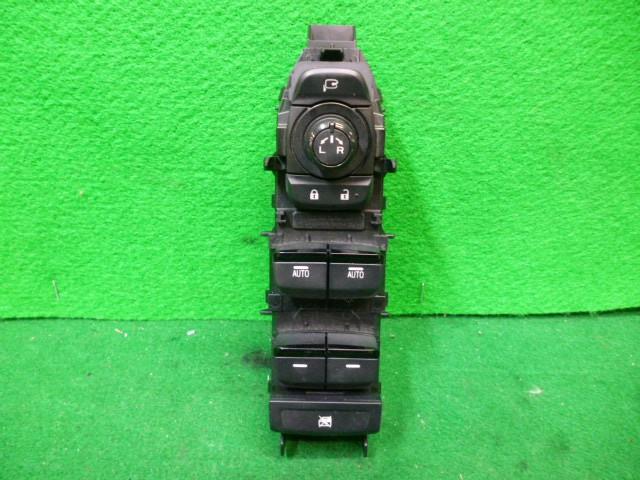สวิตช์กระจกไฟฟ้า(Impreza) อะไหล่แท้ ระบบไฟฟ้าอื่นๆ 83071FN030