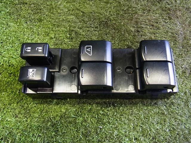 สวิตช์กระจกไฟฟ้า(Impreza) อะไหล่แท้ ระบบไฟฟ้าอื่นๆ 83071FJ000