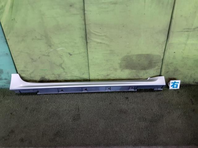 กาบบันไดข้างขวา (Levorg) อะไหล่แท้ ข้าง aero 96051VA020TQ